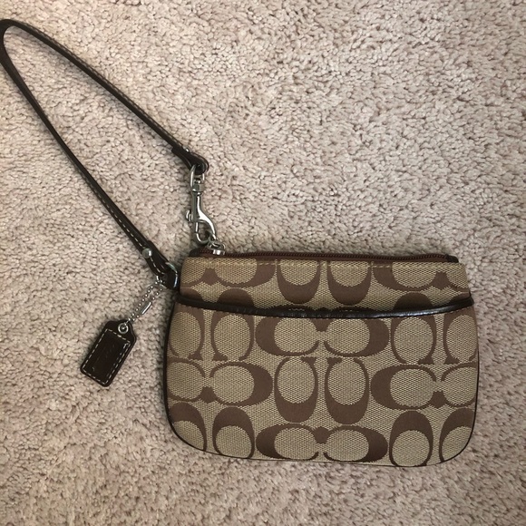Handbags - Coach Wristlet